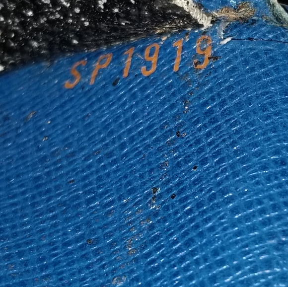 LOUIS VUITTON Vintage Trifold Epi leather bifold Wallet/France - Picture 16 of 16